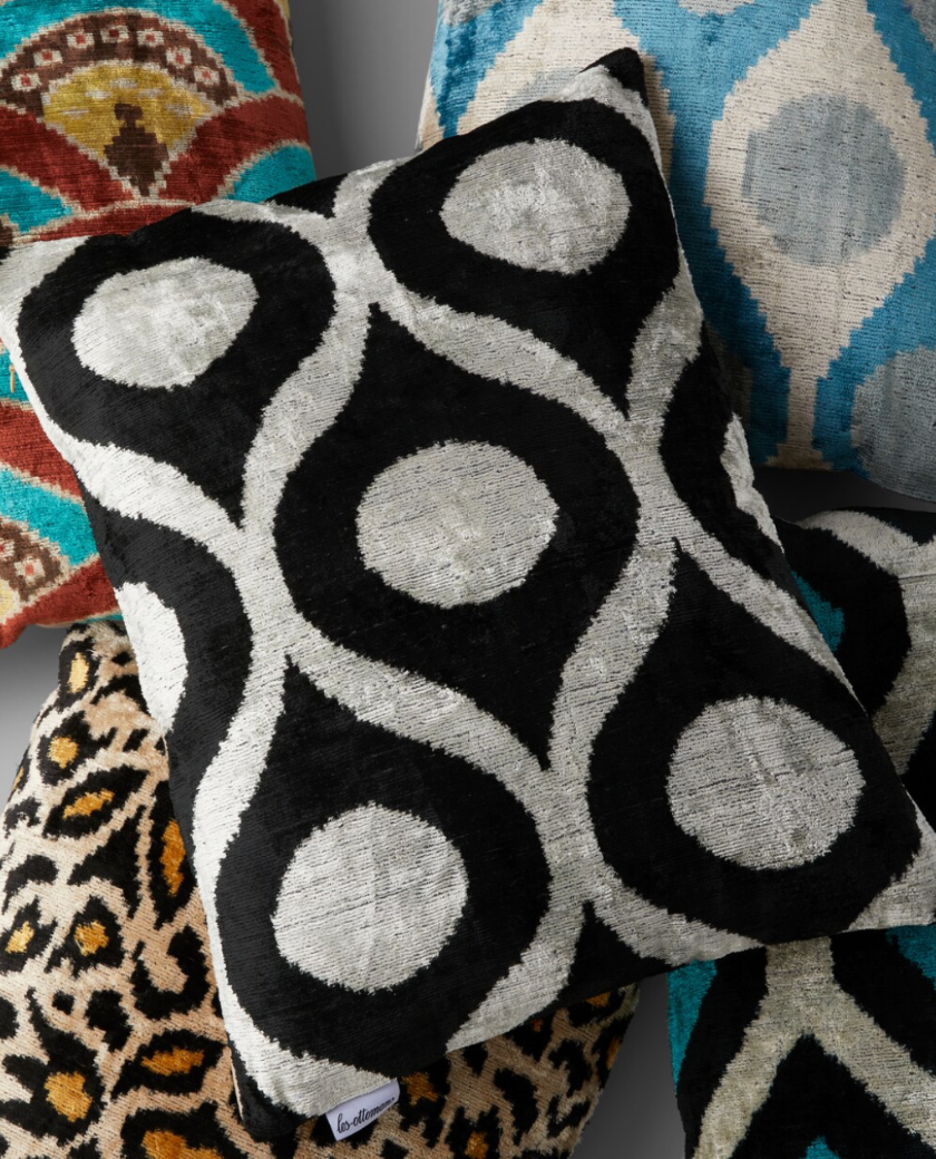 cojines les ottomans, cojines terciopelo, ikat, indietro