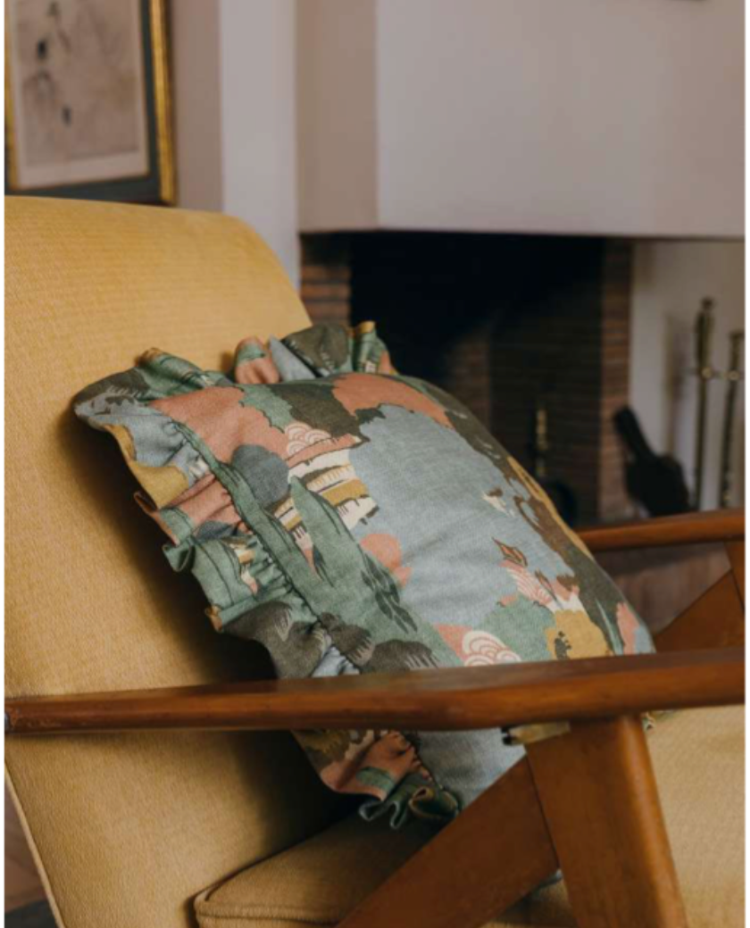 COJIN VOLANTE, COJINES INDIETRO