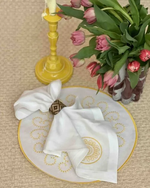 salvamantel y servilleta bordado