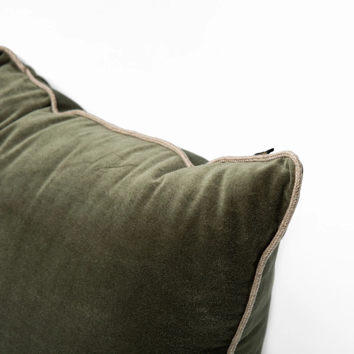 ALMOHADÓN VELVET VERDE KAKI - Imagen 2